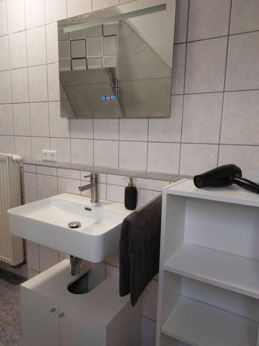 Rooftop Apartmens - Komfortable Neue Gemeinschaftsunterkunft Im Herzen Von - Raum 3 Apartment *